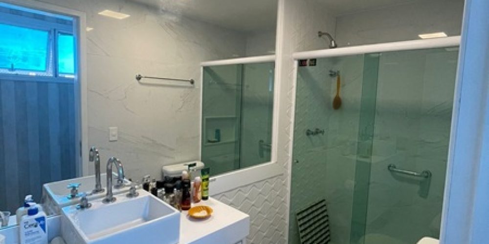 b0c8e0e8-31b6-4588-8212-3059cc277d9e